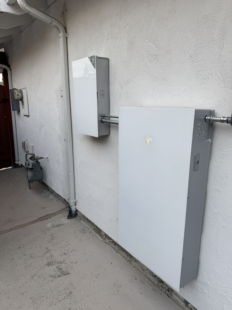 Tesla Powerwall3 and Tesla Gateway 3 exterior wall mount